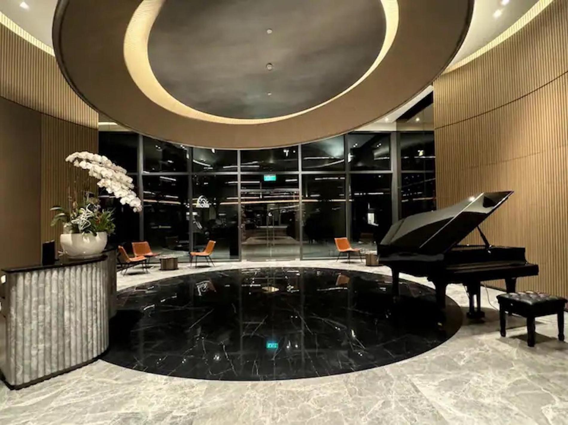 The Opera Apartment Cental Saigon Free Pool-Gym-Sauna Room- Golf Mini Хошимін Екстер'єр фото