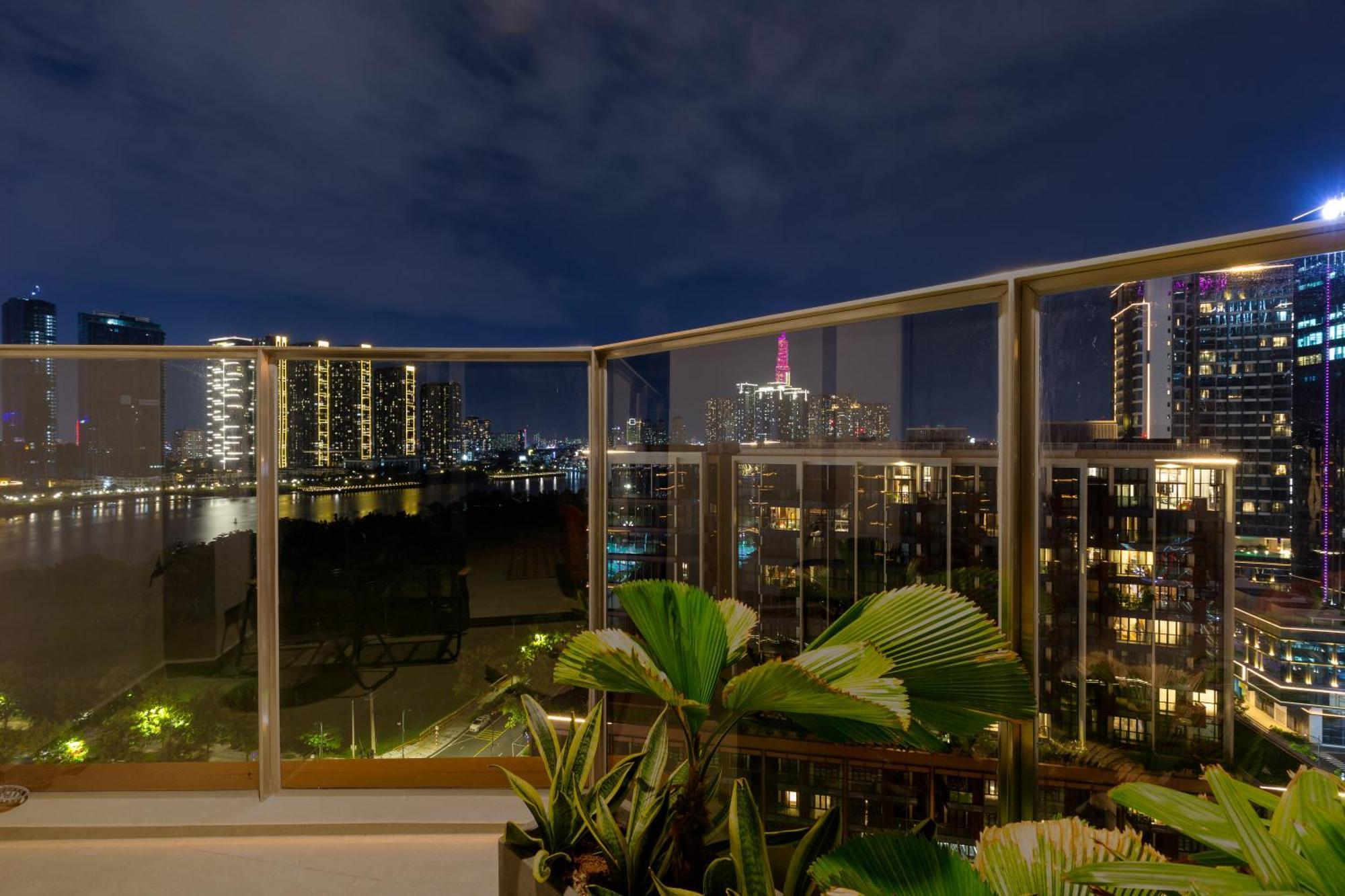 The Opera Apartment Cental Saigon Free Pool-Gym-Sauna Room- Golf Mini Хошимін Екстер'єр фото