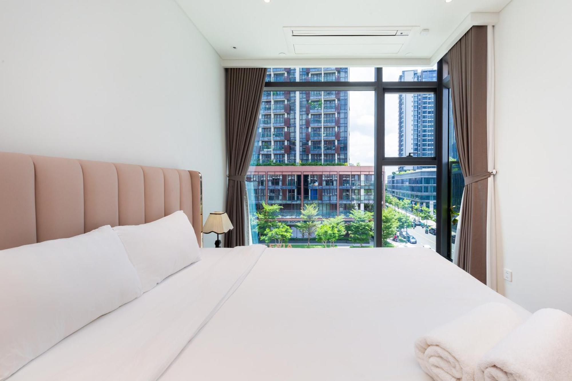 The Opera Apartment Cental Saigon Free Pool-Gym-Sauna Room- Golf Mini Хошимін Екстер'єр фото